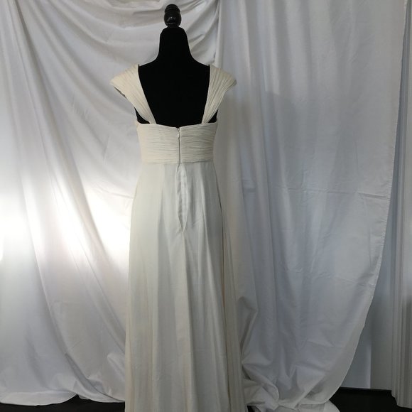 Formal Dress/Wedding Dress/Prom - Picture 2 of 3